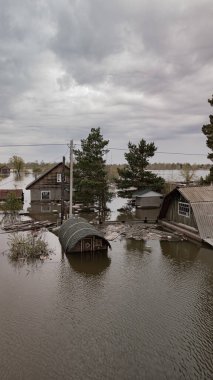Küresel ısınma, gezegendeki seller. Kıyamet, felaketler, fırtınalar ve yıkım. Doğal afetler, iklim değişikliği, doğanın ayaklanması.