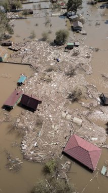 Küresel ısınma, gezegendeki seller. Kıyamet, felaketler, fırtınalar ve yıkım. Doğal afetler, iklim değişikliği, doğanın ayaklanması.