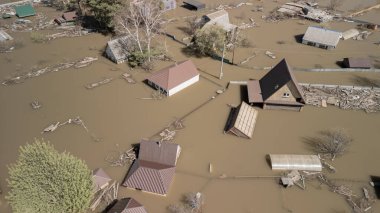 Küresel ısınma, gezegendeki seller. Kıyamet, felaketler, fırtınalar ve yıkım. Doğal afetler, iklim değişikliği, doğanın ayaklanması.