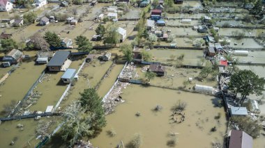 Seller, kasırgalar, küresel ısınma. İklim değişikliği, doğal afetler doğanın tsunamisi. Kıyamet, felaketler. Fırtınalar ve yıkım.