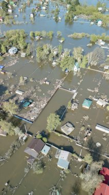 Seller, kasırgalar, küresel ısınma. İklim değişikliği, doğal afetler doğanın tsunamisi. Kıyamet, felaketler. Fırtınalar ve yıkım.