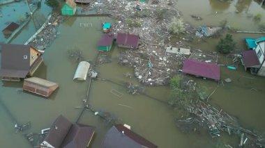 Küresel ısınma, gezegendeki seller. Kıyamet, felaketler, fırtınalar ve yıkım. Doğal afetler, iklim değişikliği, doğanın ayaklanması.