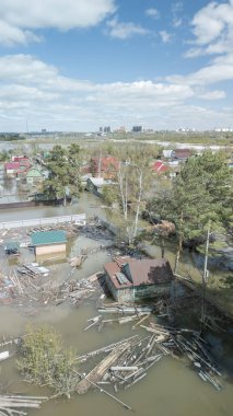 Seller, kasırgalar, küresel ısınma. İklim değişikliği, doğal afetler doğanın tsunamisi. Kıyamet, felaketler. Fırtınalar ve yıkım.