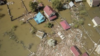 Seller, kasırgalar, küresel ısınma. İklim değişikliği, doğal afetler doğanın tsunamisi. Kıyamet, felaketler. Fırtınalar ve yıkım.