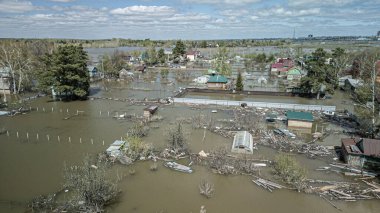 Seller, kasırgalar, küresel ısınma. İklim değişikliği, doğal afetler doğanın tsunamisi. Kıyamet, felaketler. Fırtınalar ve yıkım.