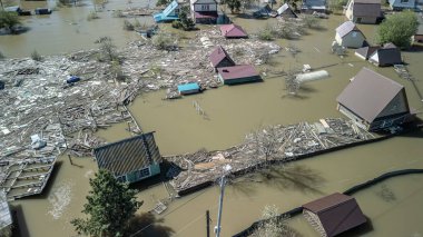 Küresel ısınma, gezegendeki seller. Kıyamet, felaketler, fırtınalar ve yıkım. Doğal afetler, iklim değişikliği, doğanın ayaklanması.