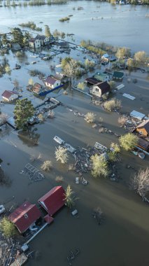 Küresel ısınma, gezegendeki seller. Kıyamet, felaketler, fırtınalar ve yıkım. Doğal afetler, iklim değişikliği, doğanın ayaklanması.
