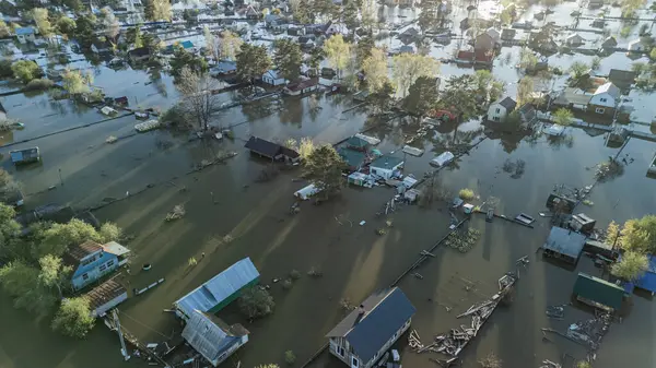 Küresel ısınma, gezegendeki seller. Kıyamet, felaketler, fırtınalar ve yıkım. Doğal afetler, iklim değişikliği, doğanın ayaklanması.