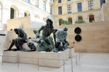 Paris, Fransa 03.25.2017: Paris 'in ünlü bir müzesinin içi