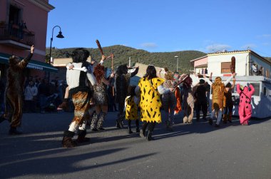 Teulada, Sardunya - 02.18.2018: Sardunya 'nın geleneksel maskeleri