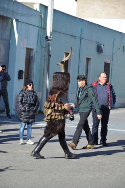 Teulada, Sardunya - 02.18.2018: Sardunya 'nın geleneksel maskeleri