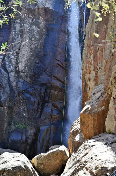 サスペンドゥラ滝 ヴィラシドロ サルデーニャ島 ロイヤリティフリーのストック写真