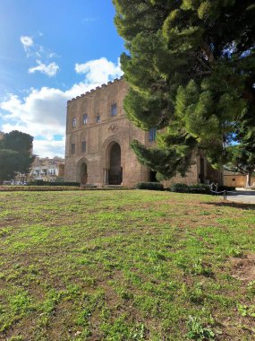 palermo Sicilya'la zisa, en iyi atış Sicilya'daki norman kale korunmuş.