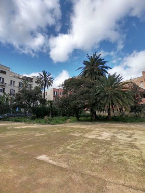 Palermo, Sicilya 12.26.2018: Villino Florio 'nun ana girişi ve merdiveni, Ernesto Basile tarafından özel bir sanat romanında (Özgürlük) tasarlanmıştır.