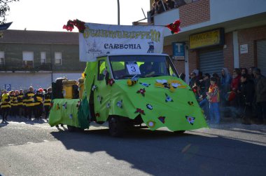 Teulada, Sardunya - 02.18.2018: Sardunya 'nın geleneksel maskeleri