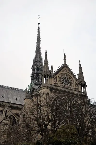 Parijs Frankrijk Beroemde Notre Dame Kathedraal Gevel Heilige Standbeelden Unesco — Stockfoto