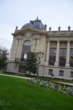 Paris, Fransa 03.23.2017: Paris 'teki çok ünlü Petit Palais Müzesi