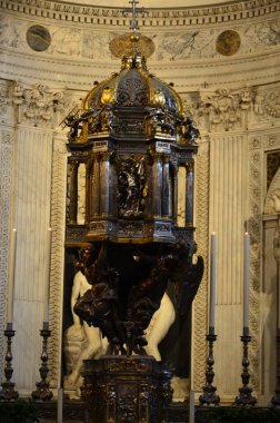 Pisa, İtalya 04.27.2018: Pisa Katedrali (Katedral de Pisa), İtalya