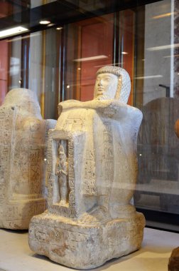 Paris, Fransa 03.25.2017: Paris 'in ünlü bir müzesinin içi