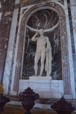 Versay, Fransa - 03.26.2017: Paris yakınlarındaki Versailles Şatosu (Versailles Sarayı)