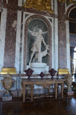 Versay, Fransa - 03.26.2017: Paris yakınlarındaki Versailles Şatosu (Versailles Sarayı)