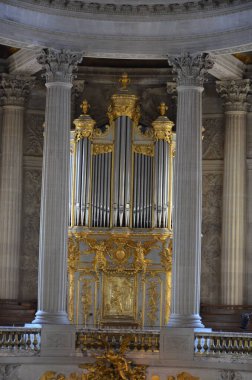 Versay, Fransa - 03.26.2017: Paris yakınlarındaki Versailles Şatosu (Versailles Sarayı)