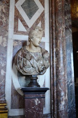 Versay, Fransa - 03.26.2017: Paris yakınlarındaki Versailles Şatosu (Versailles Sarayı)