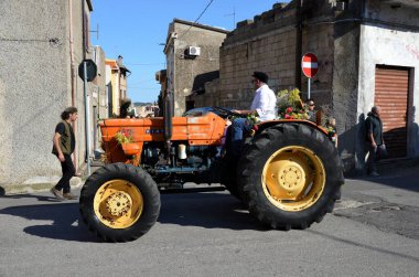 Villacidro, Sardunya 06.02.2019: Cherry 'nin geleneksel Sardunya kostümlü festivali