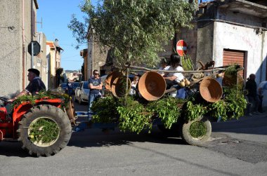 Villacidro, Sardunya 06.02.2019: Cherry 'nin geleneksel Sardunya kostümlü festivali