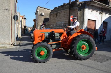 Villacidro, Sardunya 06.02.2019: Cherry 'nin geleneksel Sardunya kostümlü festivali