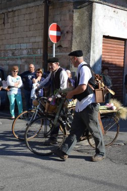 Villacidro, Sardunya 06.02.2019: Cherry 'nin geleneksel Sardunya kostümlü festivali