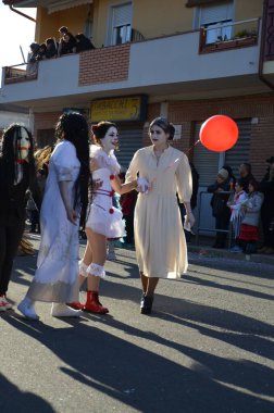 Teulada, Sardunya - 02.18.2018: Sardunya 'nın geleneksel maskeleri