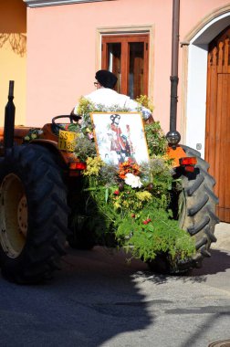 Villacidro, Sardunya 06.02.2019: Cherry 'nin geleneksel Sardunya kostümlü festivali