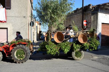Villacidro, Sardunya 06.02.2019: Cherry 'nin geleneksel Sardunya kostümlü festivali