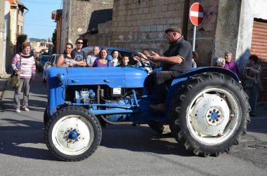 Villacidro, Sardunya 06.02.2019: Cherry 'nin geleneksel Sardunya kostümlü festivali