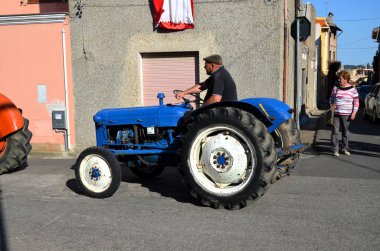 Villacidro, Sardunya 06.02.2019: Cherry 'nin geleneksel Sardunya kostümlü festivali