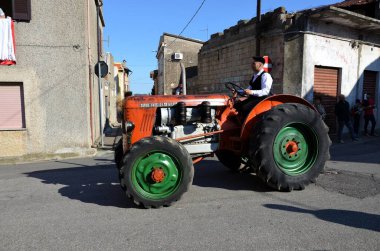 Villacidro, Sardunya 06.02.2019: Cherry 'nin geleneksel Sardunya kostümlü festivali