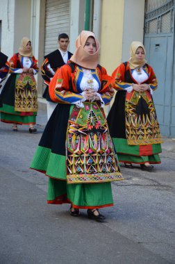 Villacidro, Sardunya 06.02.2019: Cherry 'nin geleneksel Sardunya kostümlü festivali