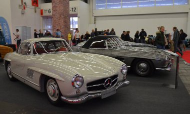 Frankfurt am Main, Almanya 09.21.2019: MOTORWORLD klasik arabalar Stand ortaya çıktı