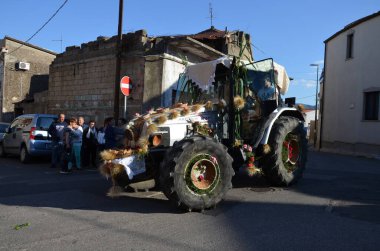 Villacidro, Sardunya 06.02.2019: Cherry 'nin geleneksel Sardunya kostümlü festivali