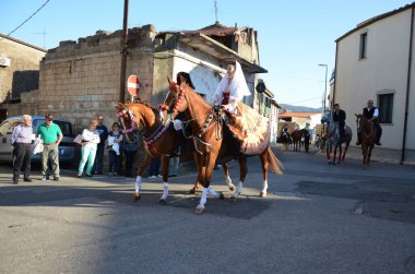 Villacidro, Sardunya 06.02.2019: Cherry 'nin geleneksel Sardunya kostümlü festivali