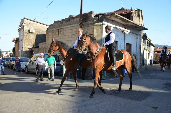 Villacidro, Sardunya 06.02.2019: Cherry 'nin geleneksel Sardunya kostümlü festivali