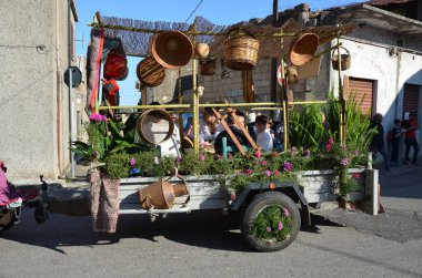 Villacidro, Sardunya 06.02.2019: Cherry 'nin geleneksel Sardunya kostümlü festivali