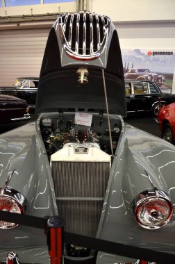 Frankfurt am Main, Almanya 09.21.2019: Klasik Otomobil Fuarında eski model arabalar