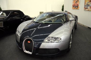 Frankfurt am Main, Almanya 09.21.2019: gümüş gri mavi BUGATTI VEYRON EB 16.4 coupe 2005