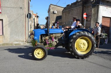 Villacidro, Sardunya 06.02.2019: Cherry 'nin geleneksel Sardunya kostümlü festivali
