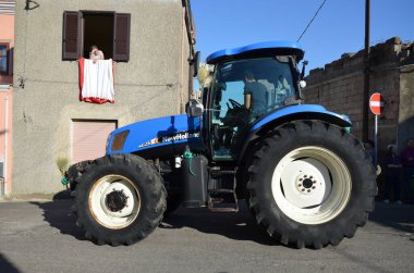 Villacidro, Sardunya 06.02.2019: Cherry 'nin geleneksel Sardunya kostümlü festivali