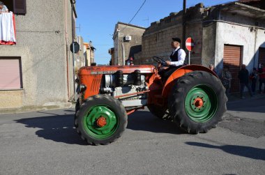 Villacidro, Sardunya 06.02.2019: Cherry 'nin geleneksel Sardunya kostümlü festivali