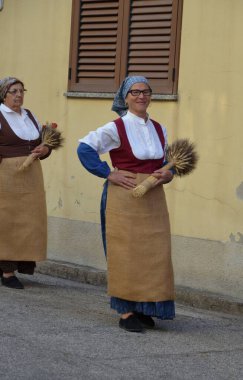 Villacidro, Sardunya 06.02.2019: Cherry 'nin geleneksel Sardunya kostümlü festivali