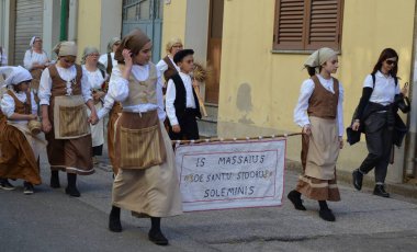 Villacidro, Sardunya 06.02.2019: Cherry 'nin geleneksel Sardunya kostümlü festivali